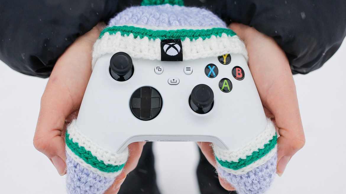 Xbox UK recently released a number of accessories for those who have a controller on their console and are perfect for this wintry season